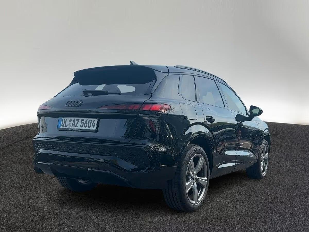 Audi Q3 35 TDI S tronic*S-line edition*BLACK*NAVI*LED*