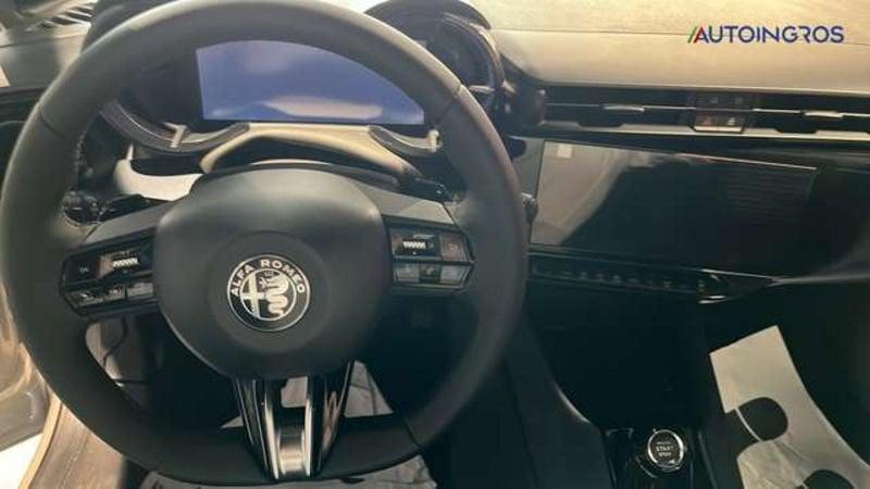 Alfa Romeo Junior 1.2 Hybrid ibrida