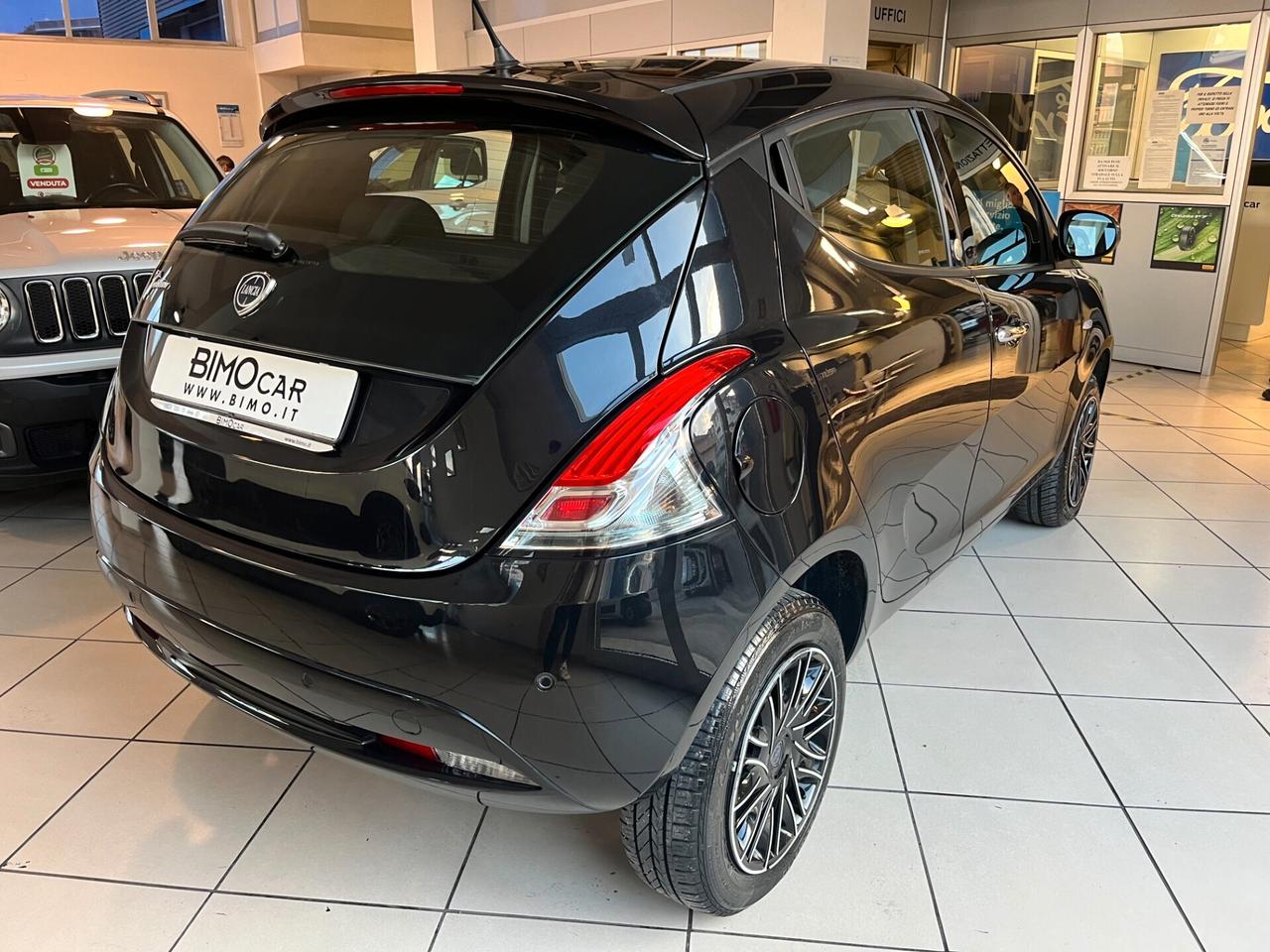 Lancia Ypsilon 0.9 TwinAir 5 porte Metano Ecochic Gold