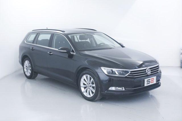 VOLKSWAGEN Passat Variant 2.0 TDI DSG Business BlueMotion Tech Fari LED