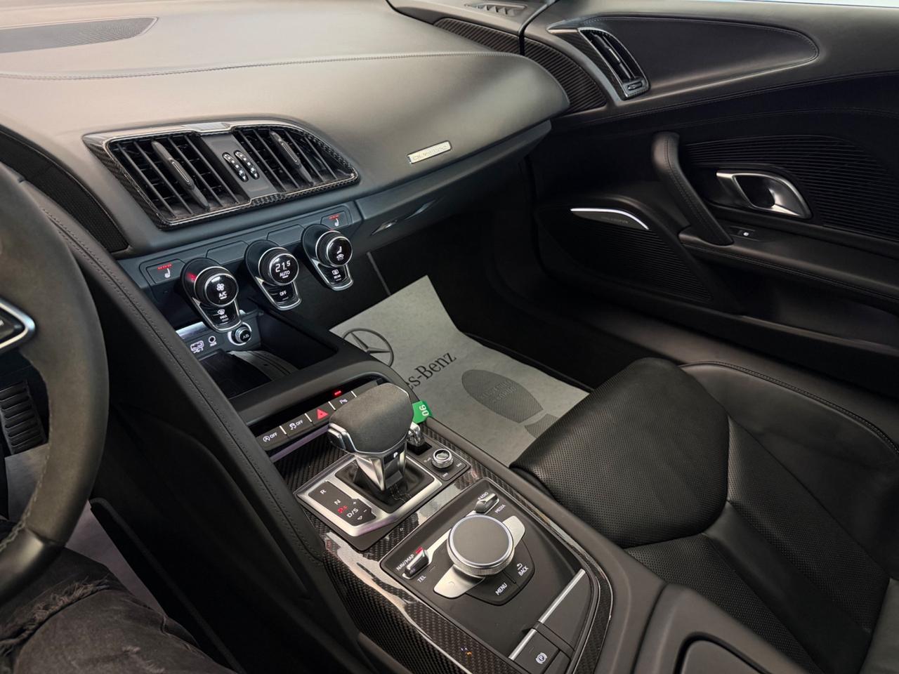 Audi R8 Coupe V10 quattro S tronic performance (456 kw)