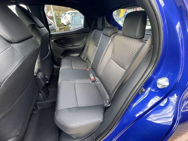 Toyota Yaris 1.5h 130 Lounge - NUOVO