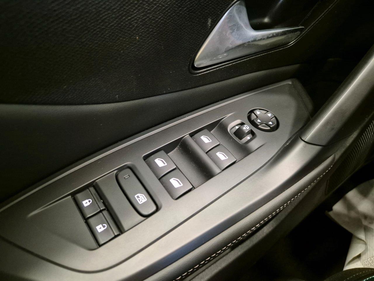 Peugeot 408 1.2 hybrid Allure 145cv e-dcs6 Pack Vision 360