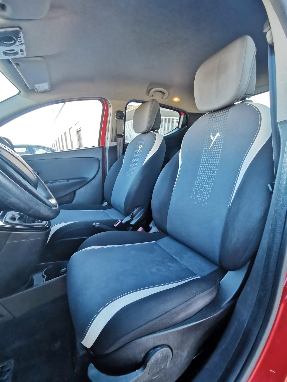 Lancia Ypsilon 1.3 MJT 16V 95 CV 5P. S&S Silver