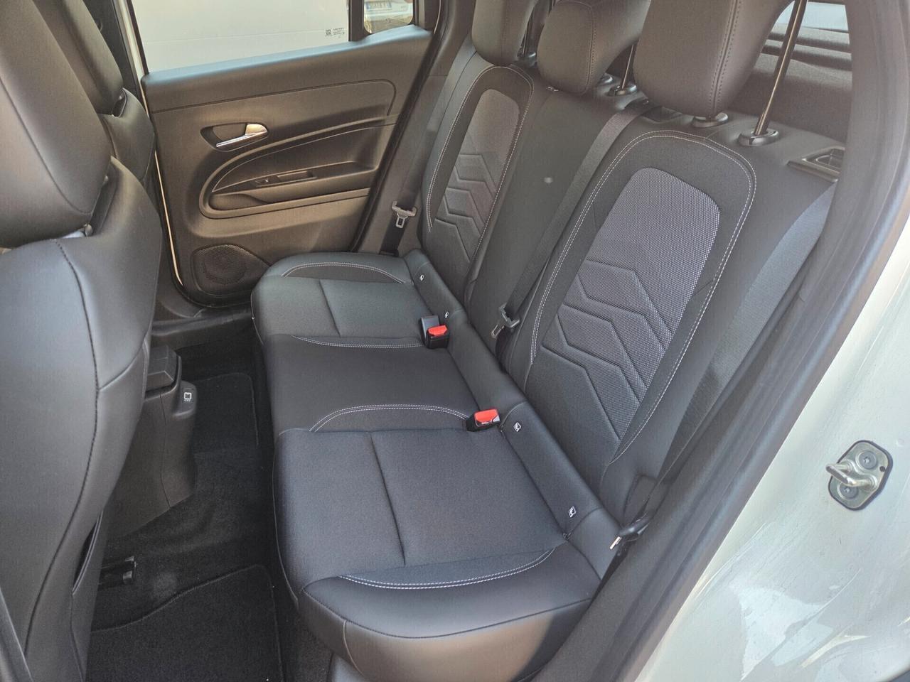 Jeep Avenger 1.2 Turbo ALTITUDE 1.800 km PRIVATA