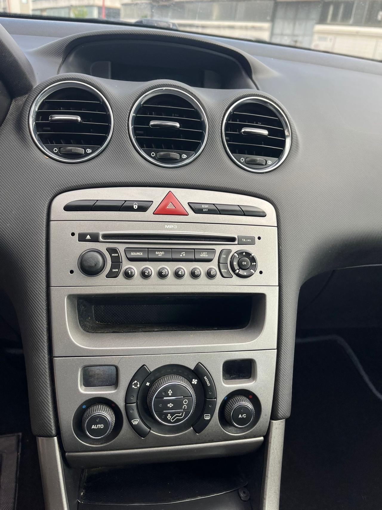 Peugeot 308 1.6 HDi 110CV 5p. Féline (6 Marce)