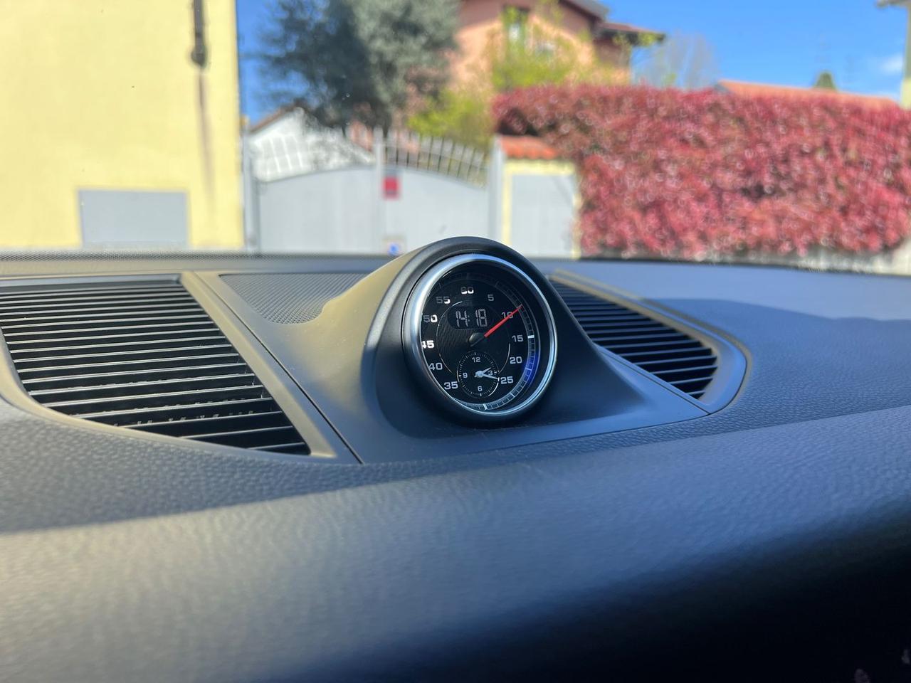 Porsche Macan 2.0 #10291