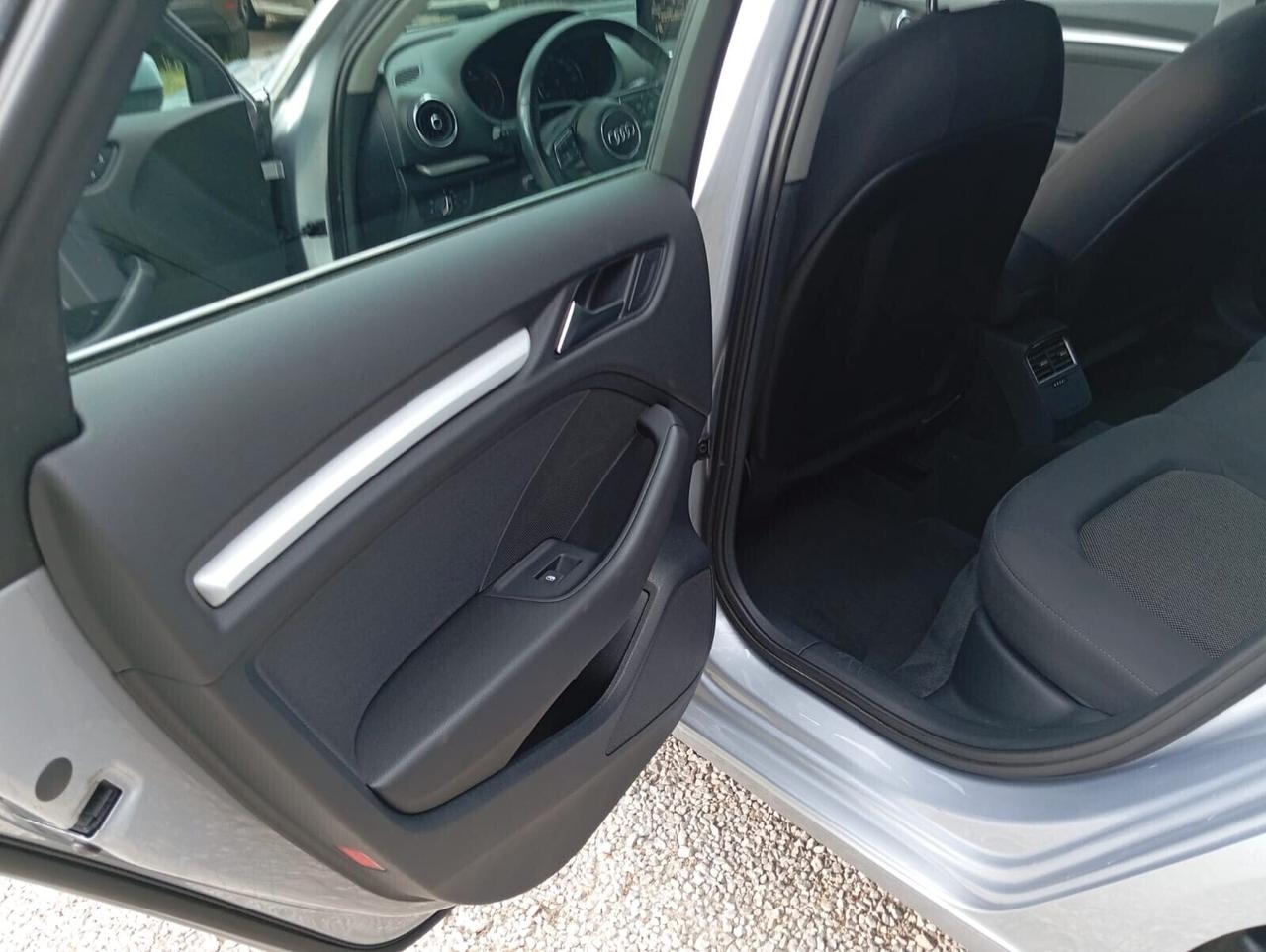 Audi A3 1.6 TDI 116 CV S tronic Business unipro km 98000