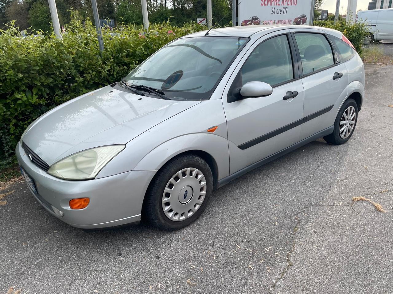 Ford Focus 1.6i 16V cat 5p. Ambiente