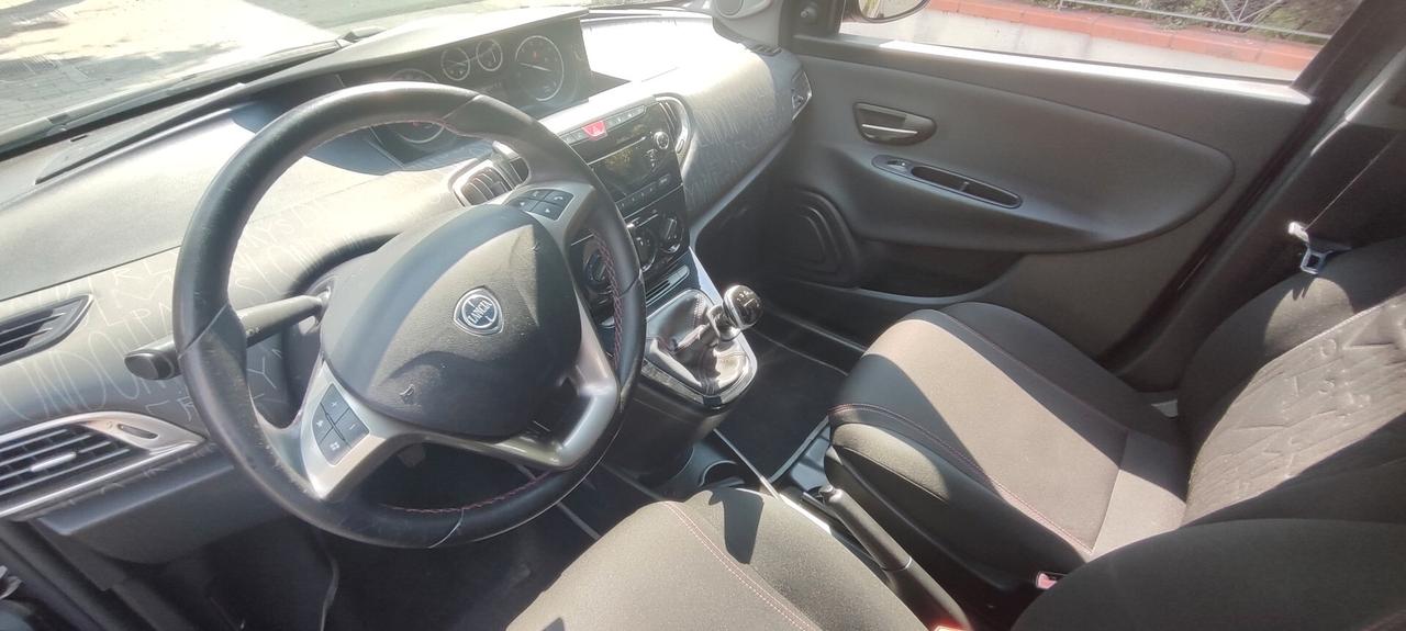 Lancia Ypsilon 1.2 69 CV 5 porte GPL Ecochic Gold