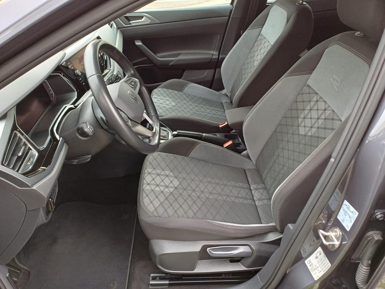 Volkswagen Taigo 1.0 TSI 110 CV DSG R-Line