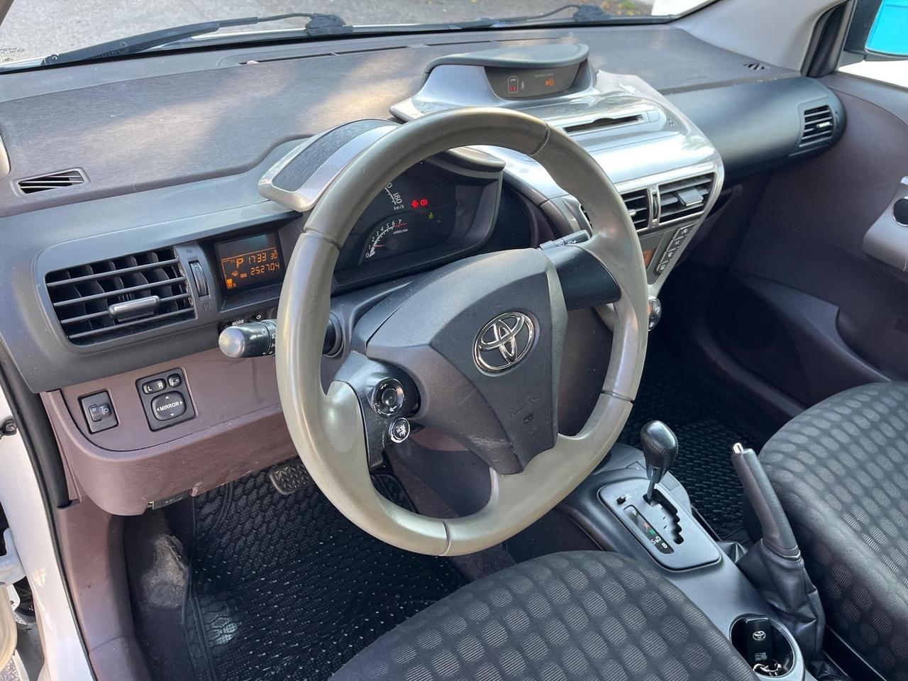 Toyota iQ-1.0 benz-c.autom-full-2009