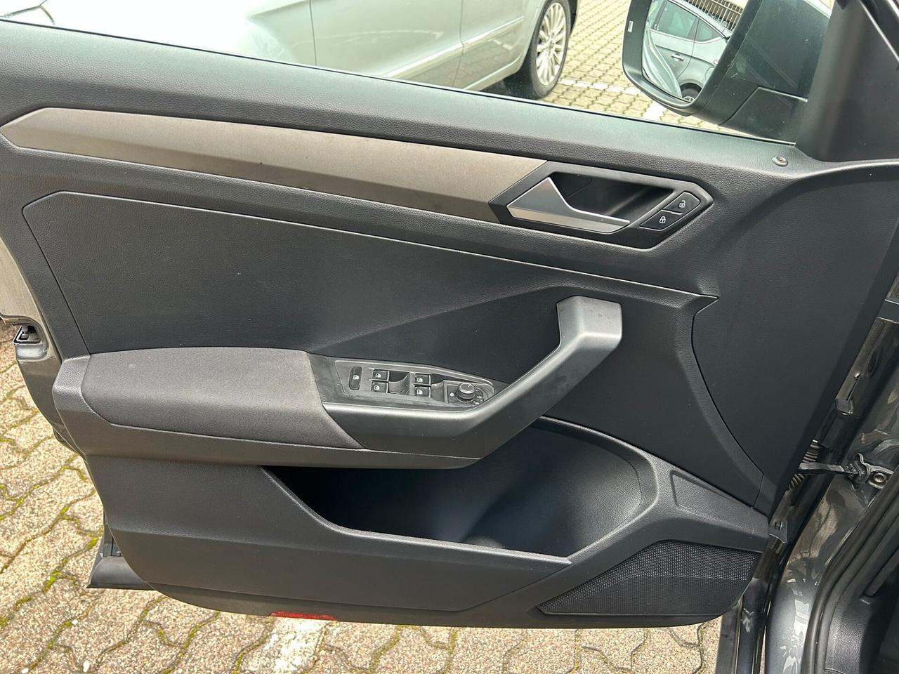 Volkswagen T-Roc 1.6 tdi GRANDINATA