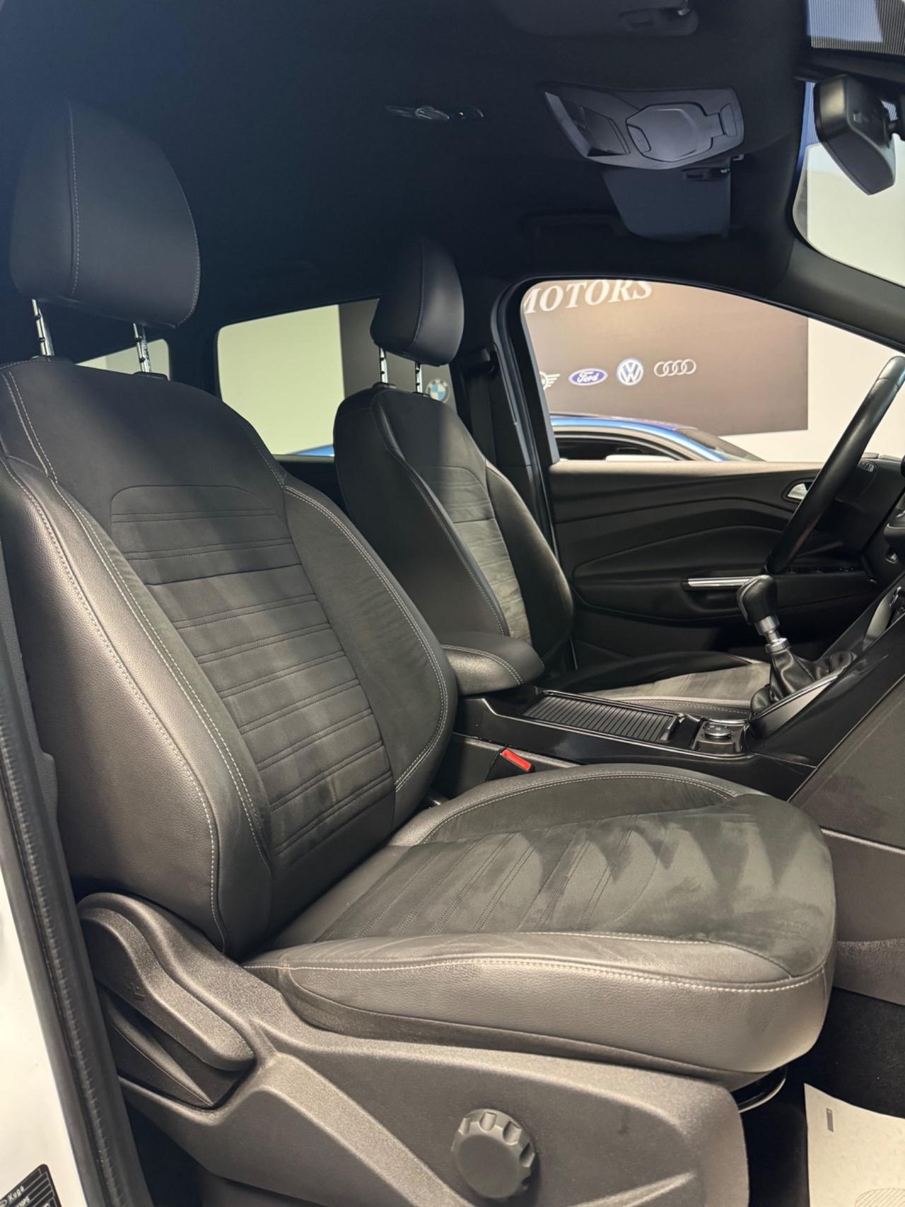 Ford Kuga 1.5 TDCI 120 CV S&S 2WD ST-Line