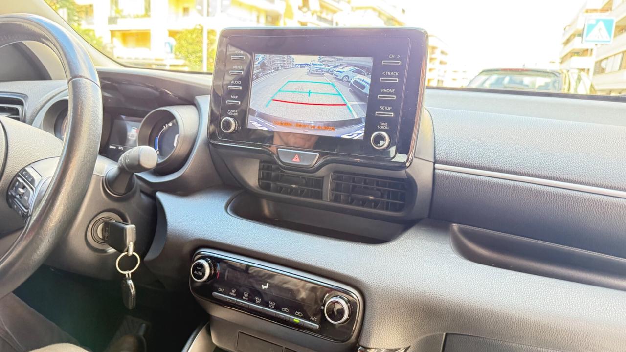 Toyota Yaris 1.5 Hybrid 5 porte StyleLED NAVI KAMERA PDC CLIMA AUTOMATICO BLUETOOTH CERCHI 17