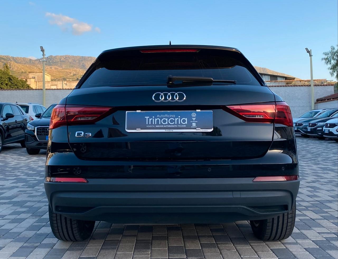 Audi Q3 Business 2.0 TDI 150CV s-tronic 35