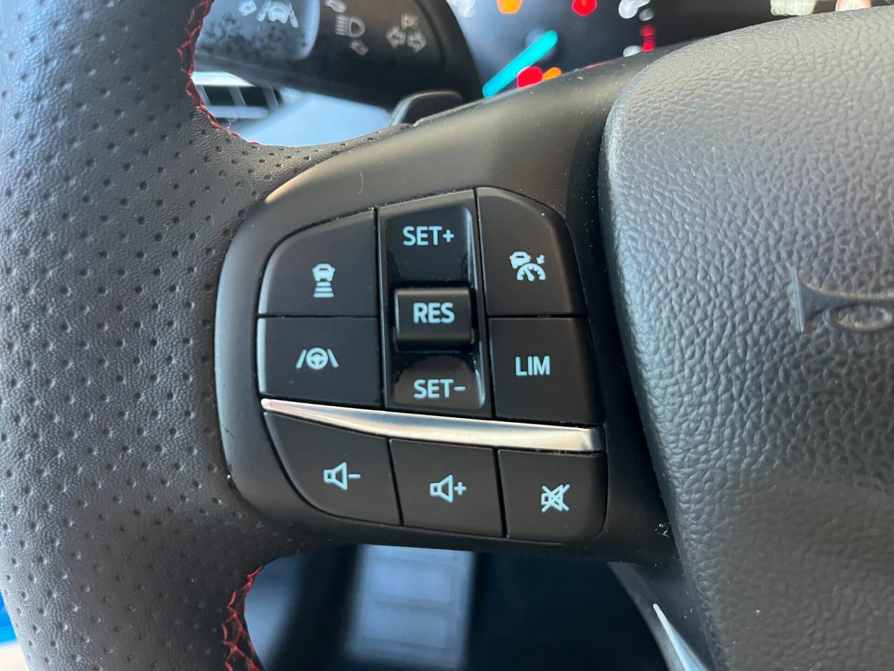Ford Focus 1.0 EcoBoost Hybrid 125 CV 5p. ST-Line