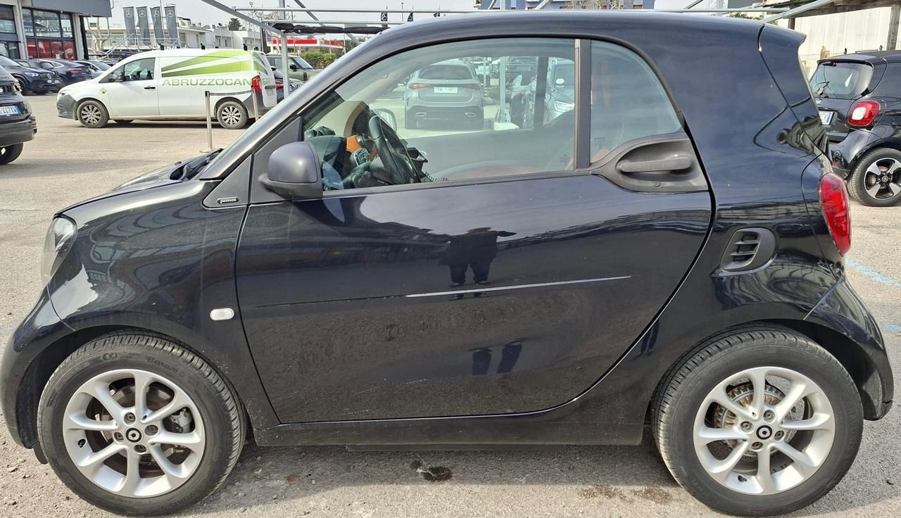 Smart fortwo EQ Prime iva esposta