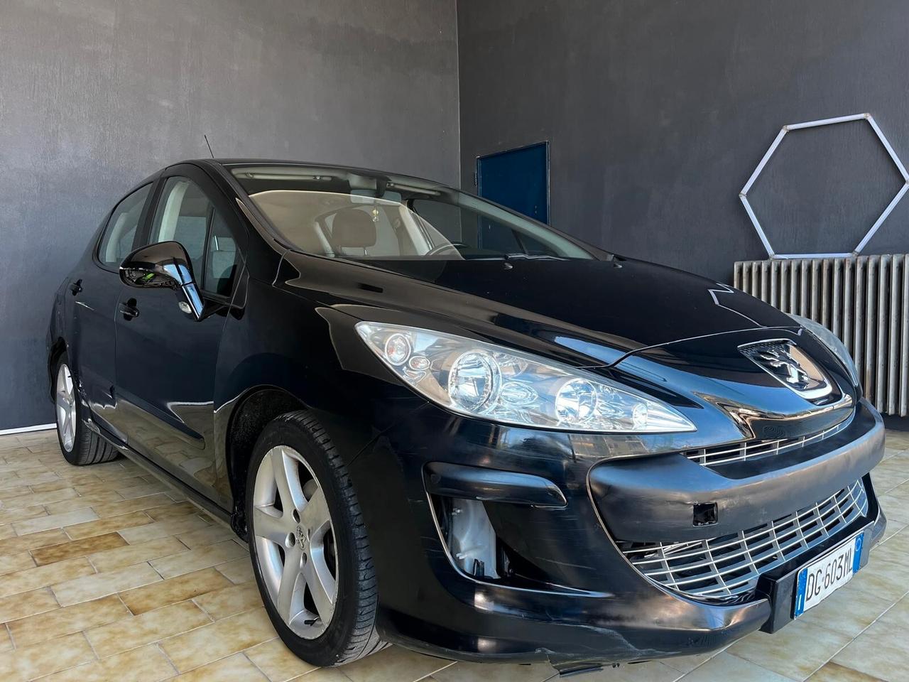 Peugeot 308 1.6 HDi 110CV 5p. Féline (5 Marce) 109 cv 80 kw