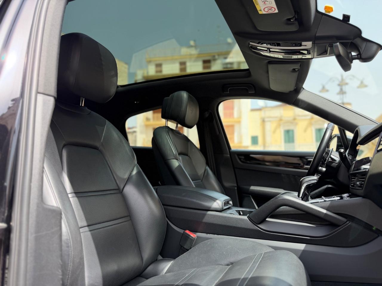 Porsche Cayenne COUPE 3.0 V6 462 CV E-HYBRID