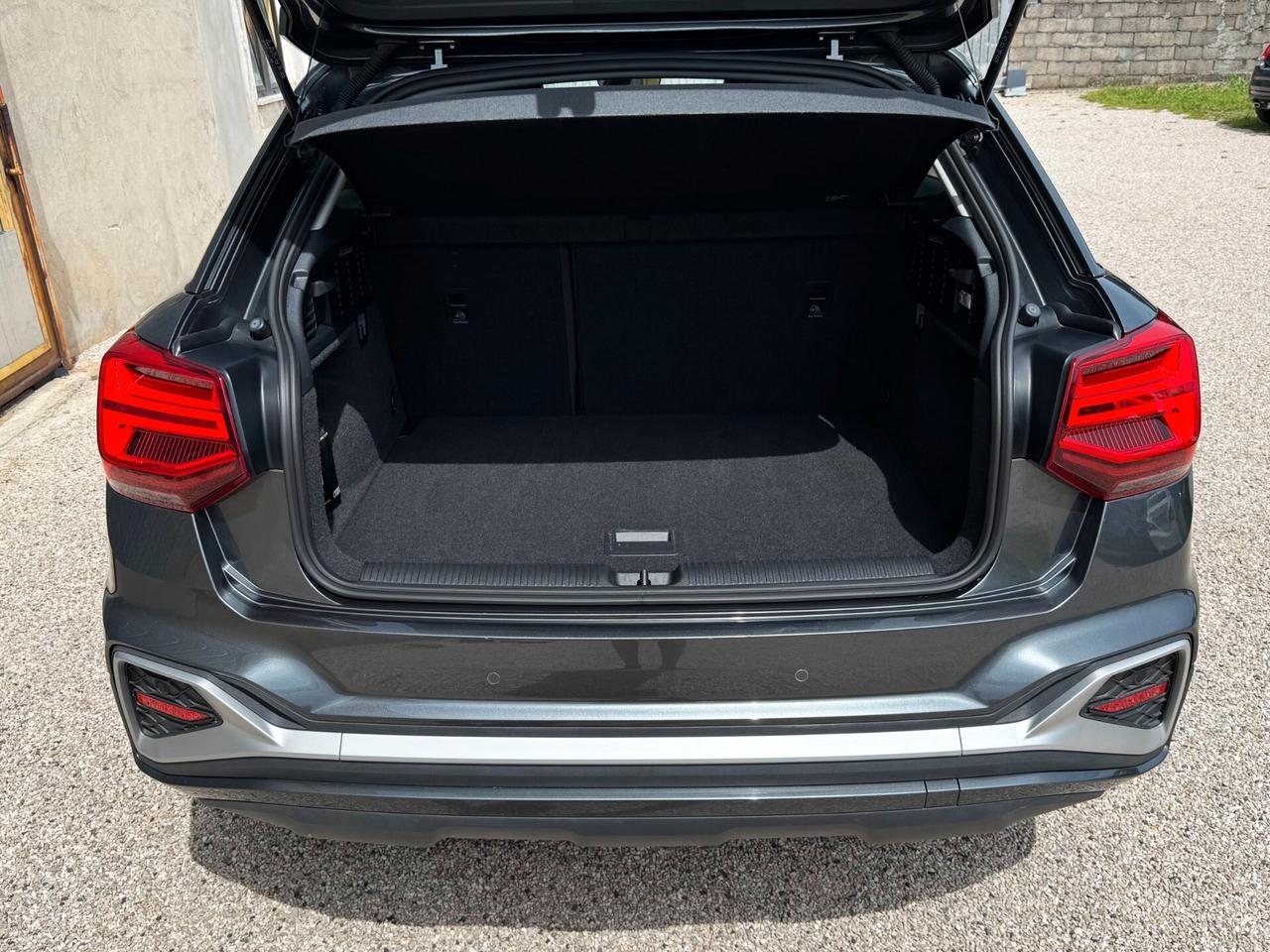 Audi Q2 2.0 TDI S line tronic | GARANZIA 3 ANNI