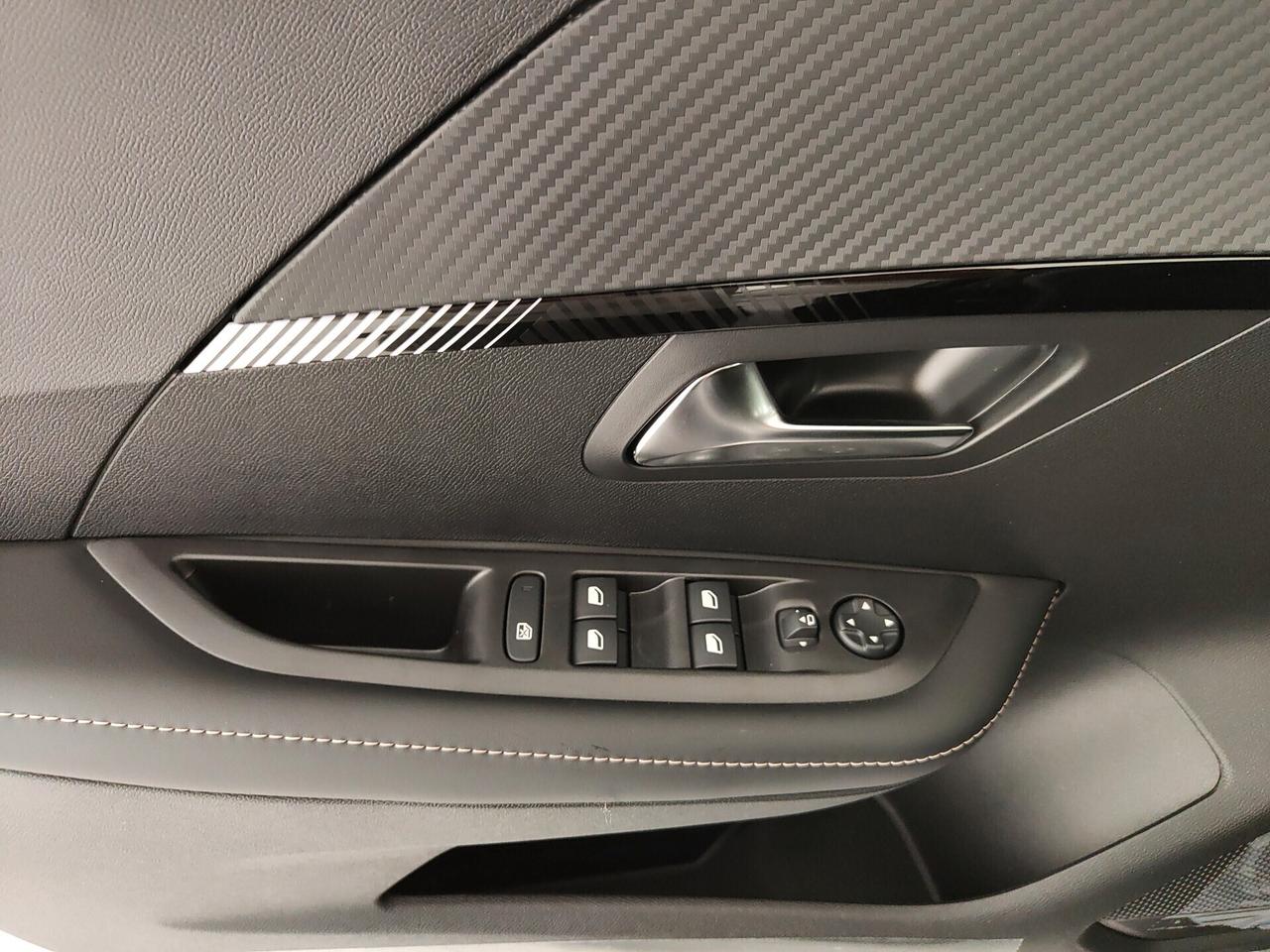 Peugeot 208 motore elettrico 136 CV 5 porte Allure