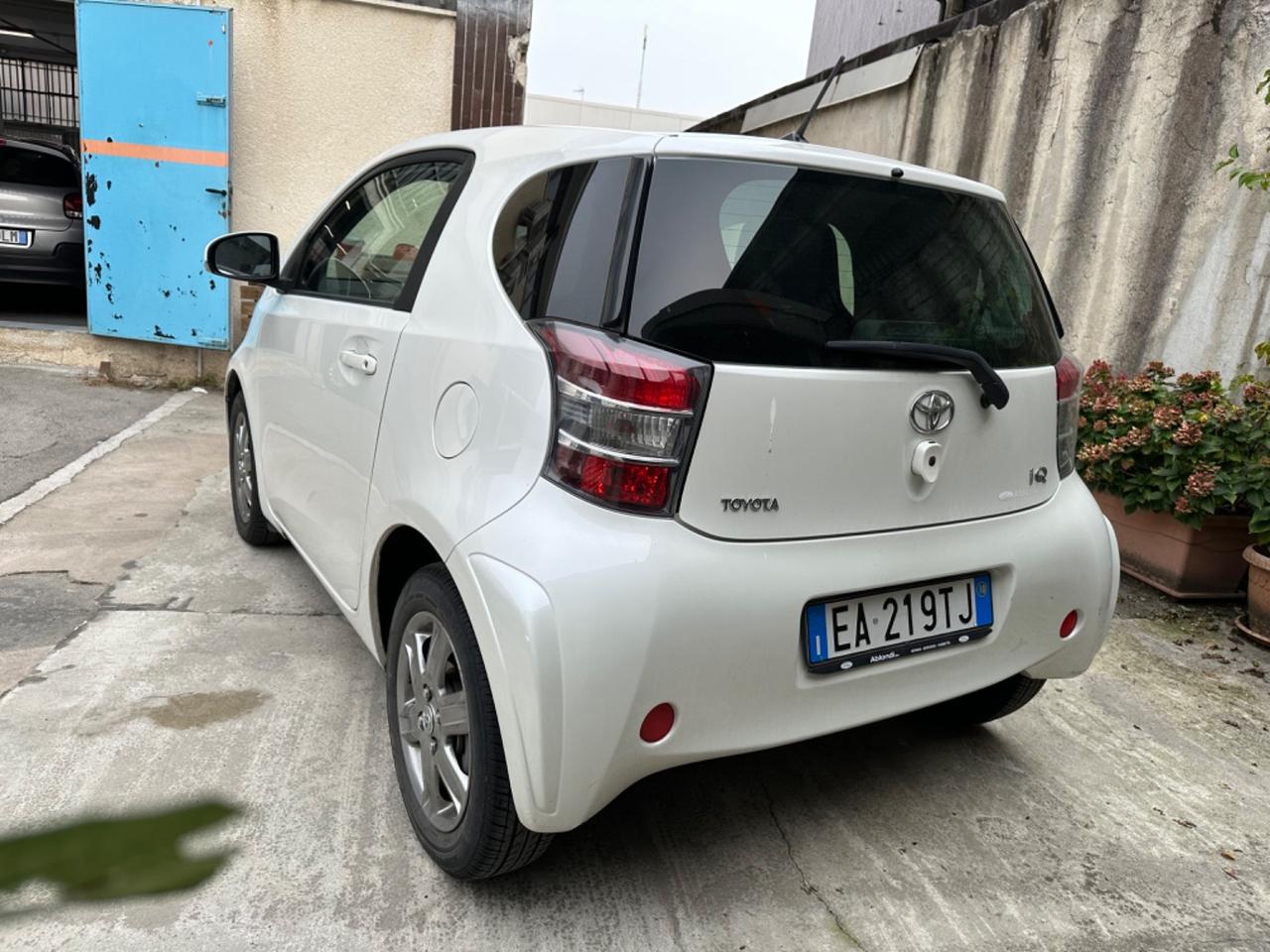 Toyota iQ 1.0 Sol - Autonavigli
