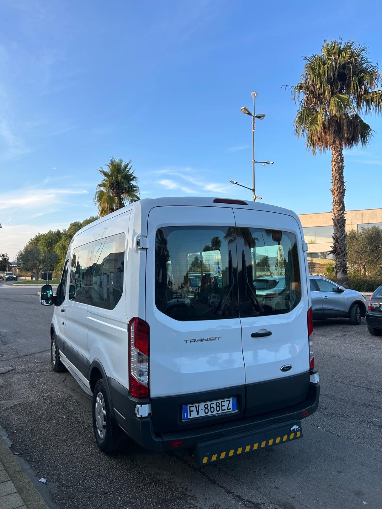 Ford Transit 350 2.0TDCi EcoBlue 130CV 9 posti+pedana disabili