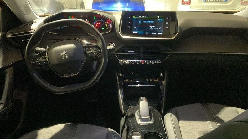 Peugeot 2008 motore elettrico 136 CV Allure