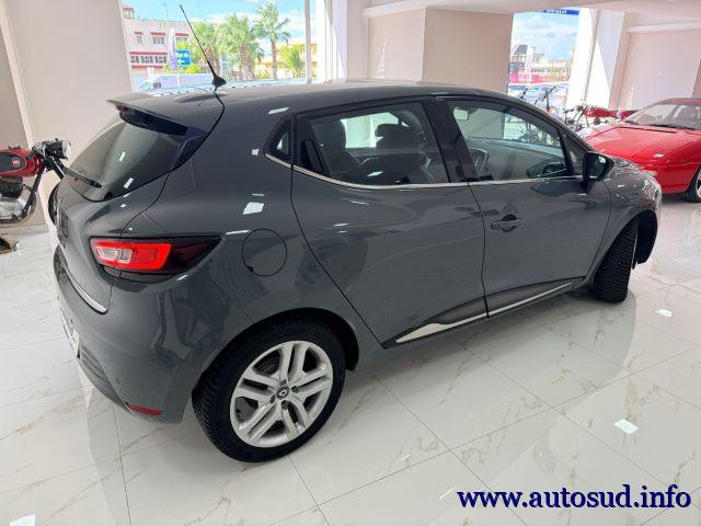 RENAULT Clio dCi 8V 75 CV 5 porte Moschino Intens