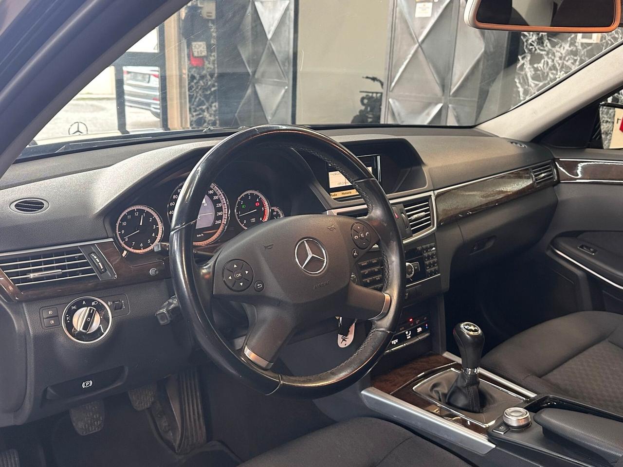 Mercedes-benz E 200 CDI BlueEFFICIENCY Elegance