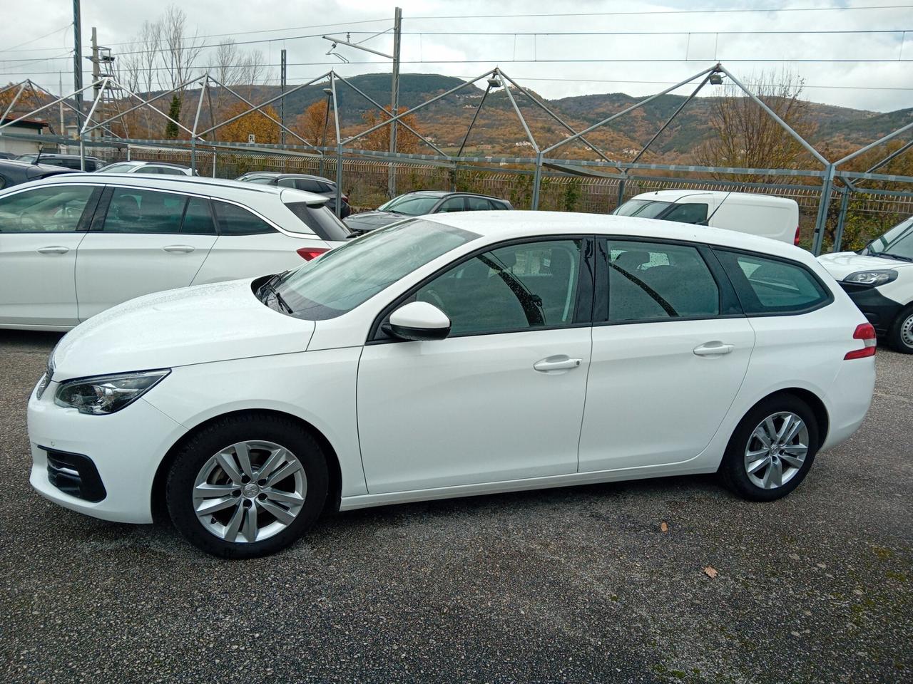 Peugeot 308 BlueHDi 130 S&S SW Business