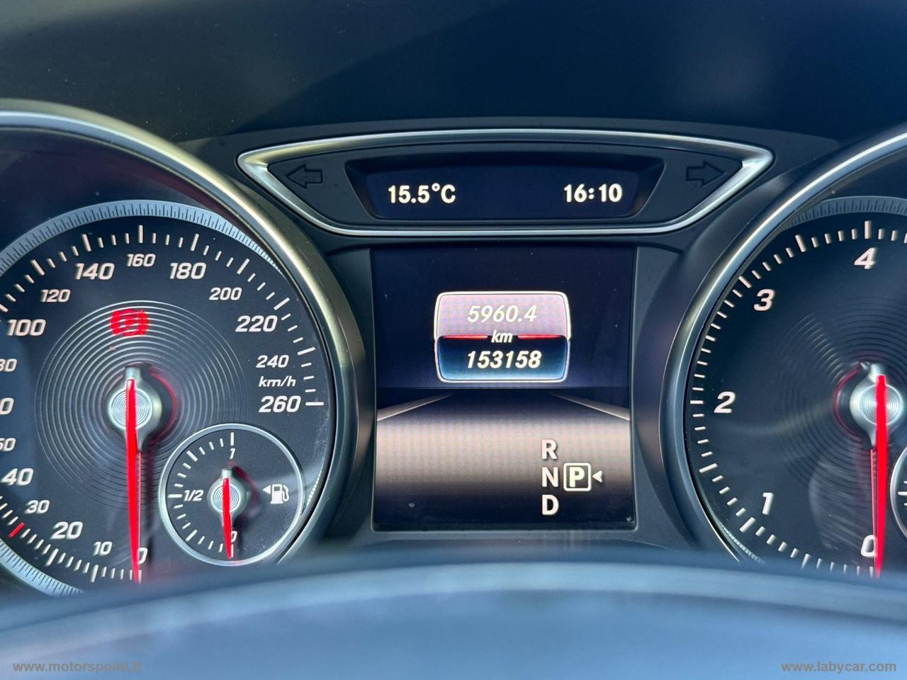 MERCEDES-BENZ GLA 200 d Automatic Premium