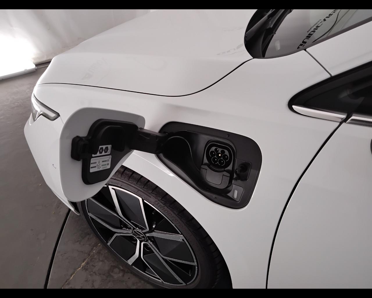 VOLKSWAGEN Golf VIII 2024 - Golf 1.5 tsi ehybrid Style 204cv dsg