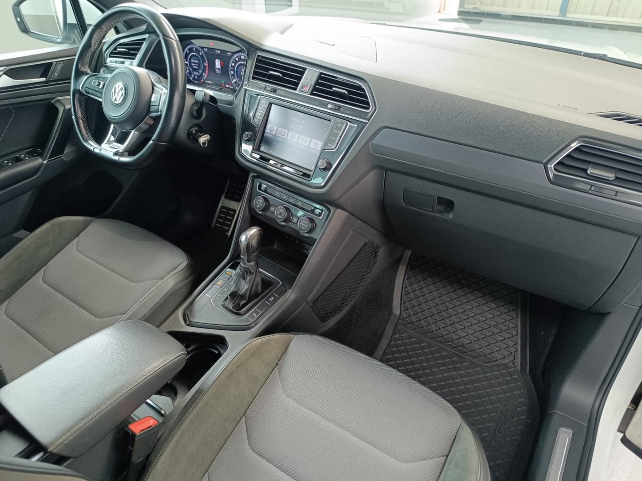 Volkswagen Tiguan 2.0 TDI SCR DSG Executive R-LINE BlueMotion Technology