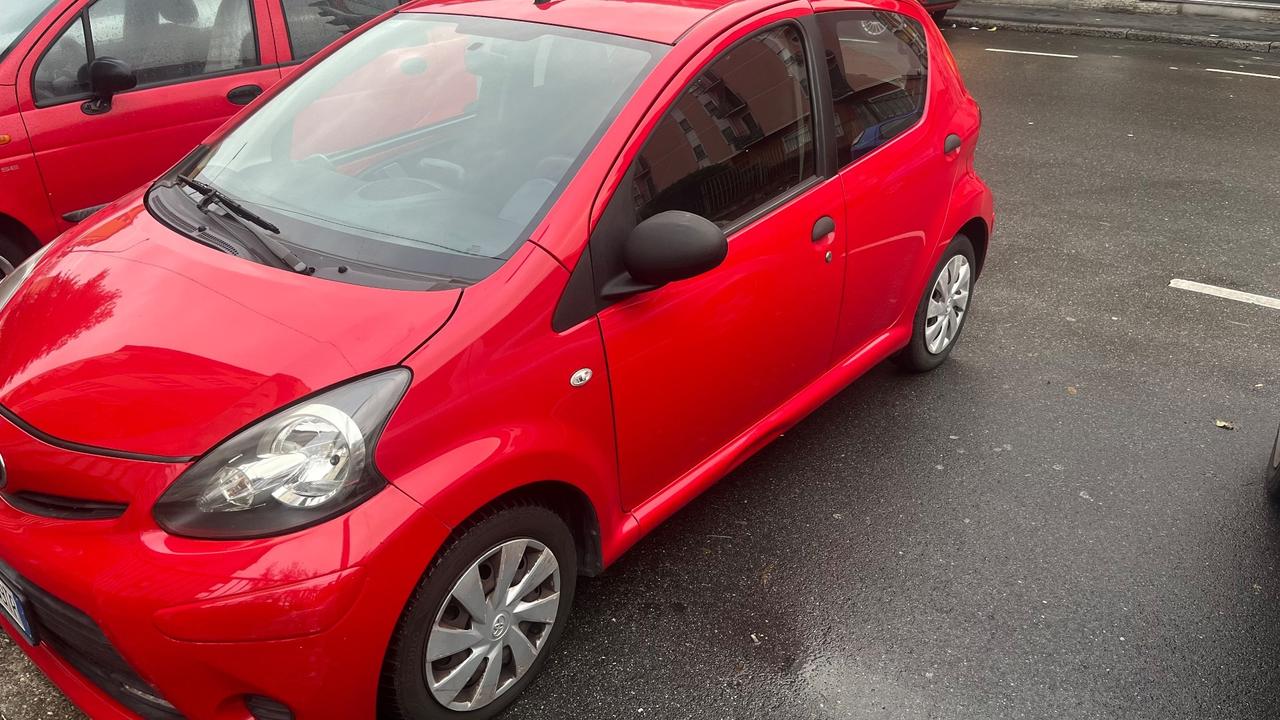 Toyota Aygo 1.0 12V VVT-i 3 porte Lounge Connect