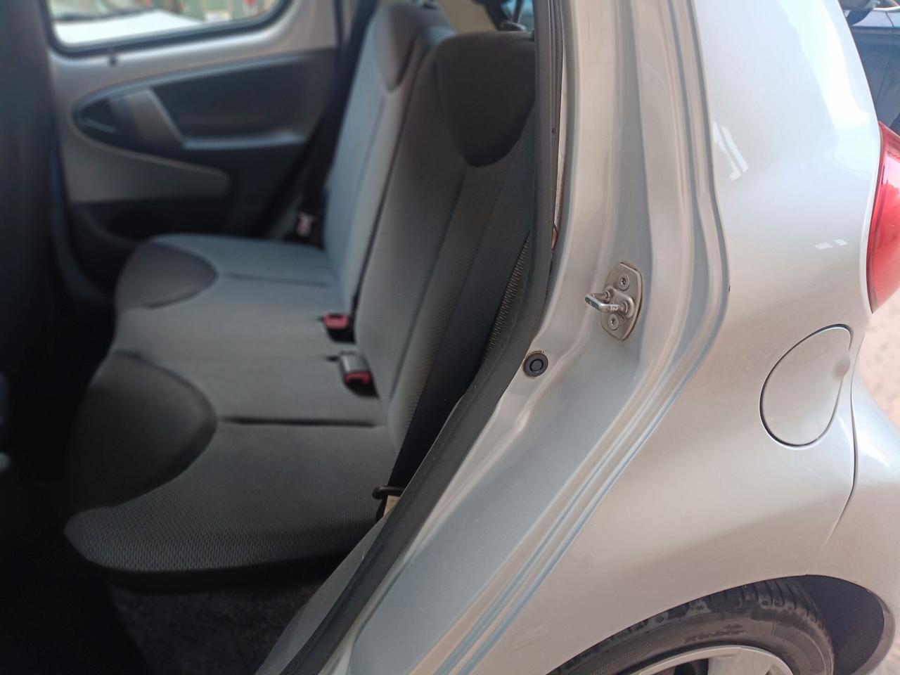 TOYOTA AYGO 1.0 5 PORTE-NEOPATENTATI-Euro 3990