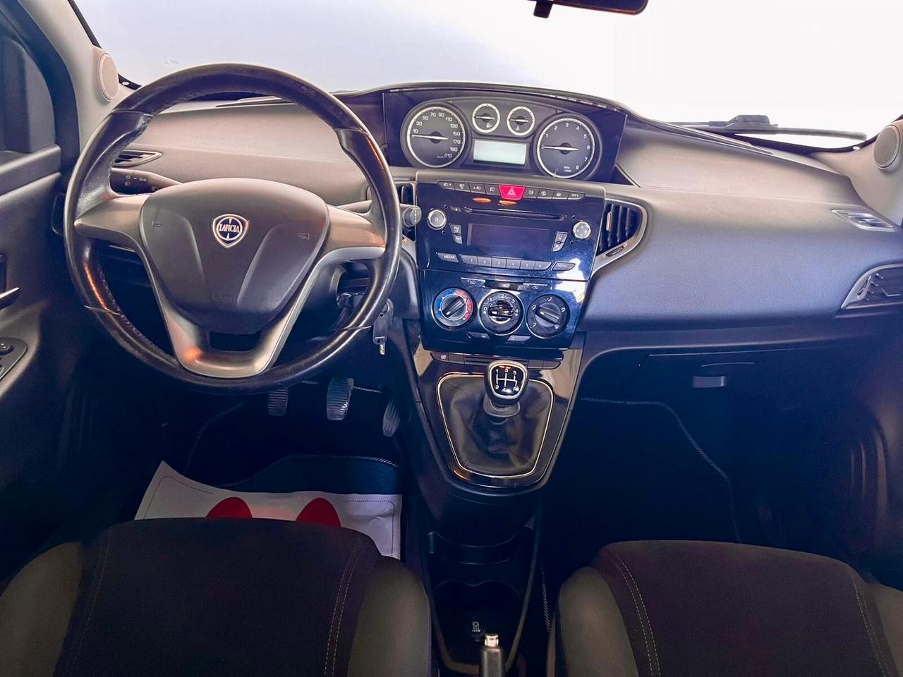 Lancia Ypsilon 1.2 69 CV 5 porte S&S Platinum