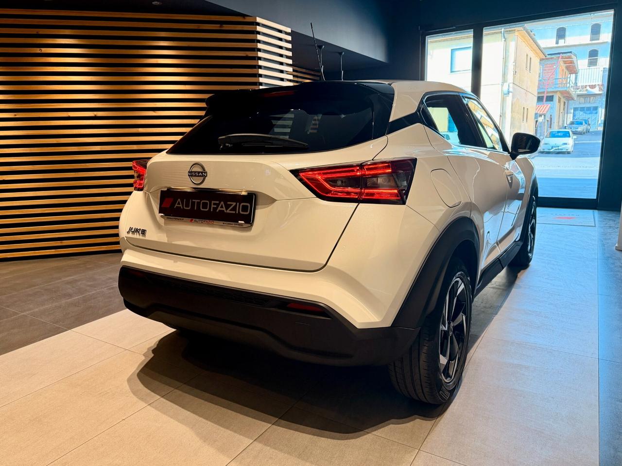 Nissan Juke 1.0 DIG-T 114 CV Acenta Business