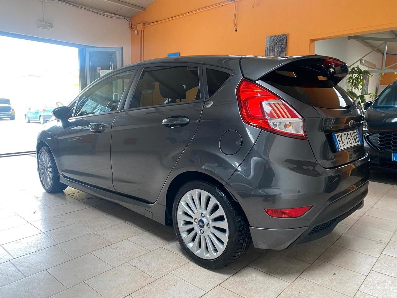 Ford Fiesta 1.5 TDCi 75CV 5 porte ST-Line