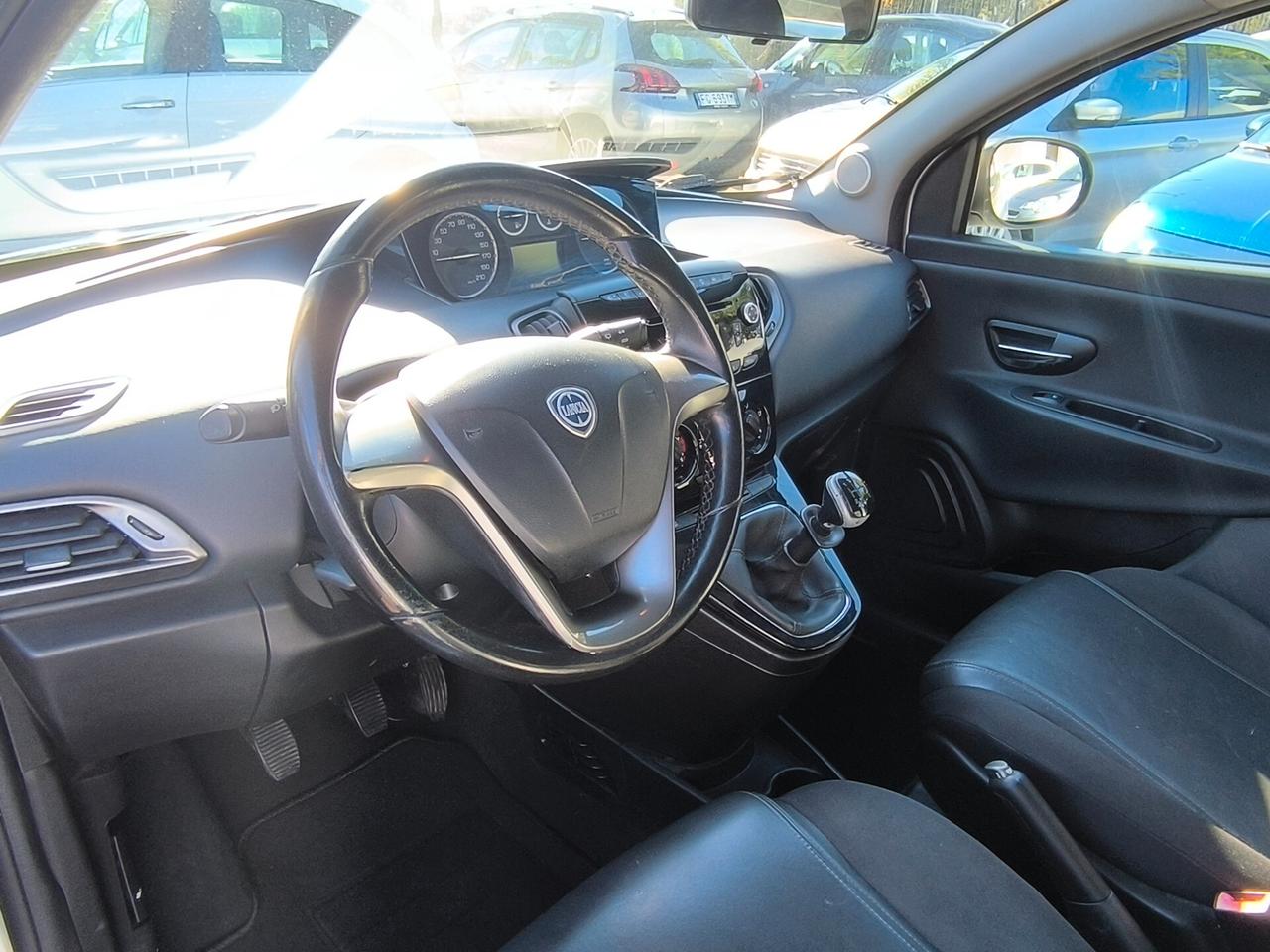 Lancia Ypsilon 1.2 69 CV 5 porte S&S Platinum