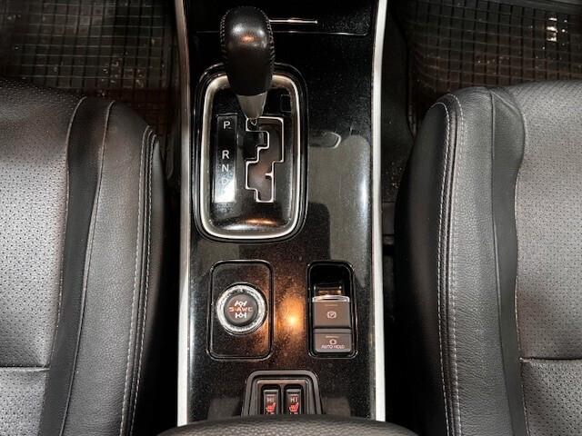 Mitsubishi Outlander 2.2 DI-D 4WD Instyle Plus SDA 7 posti