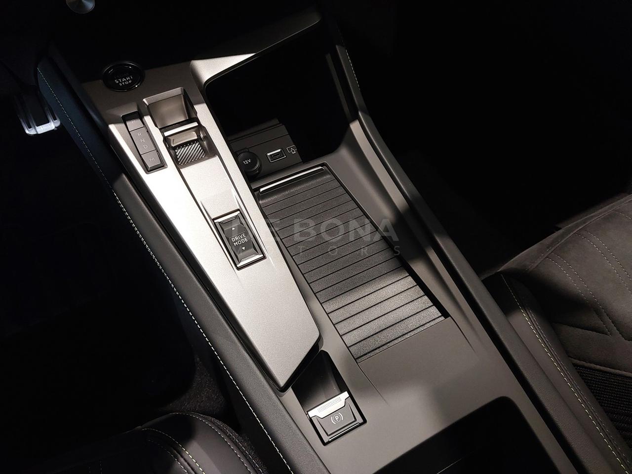 Peugeot 408 1.2 hybrid gt 136cv e-dsc6