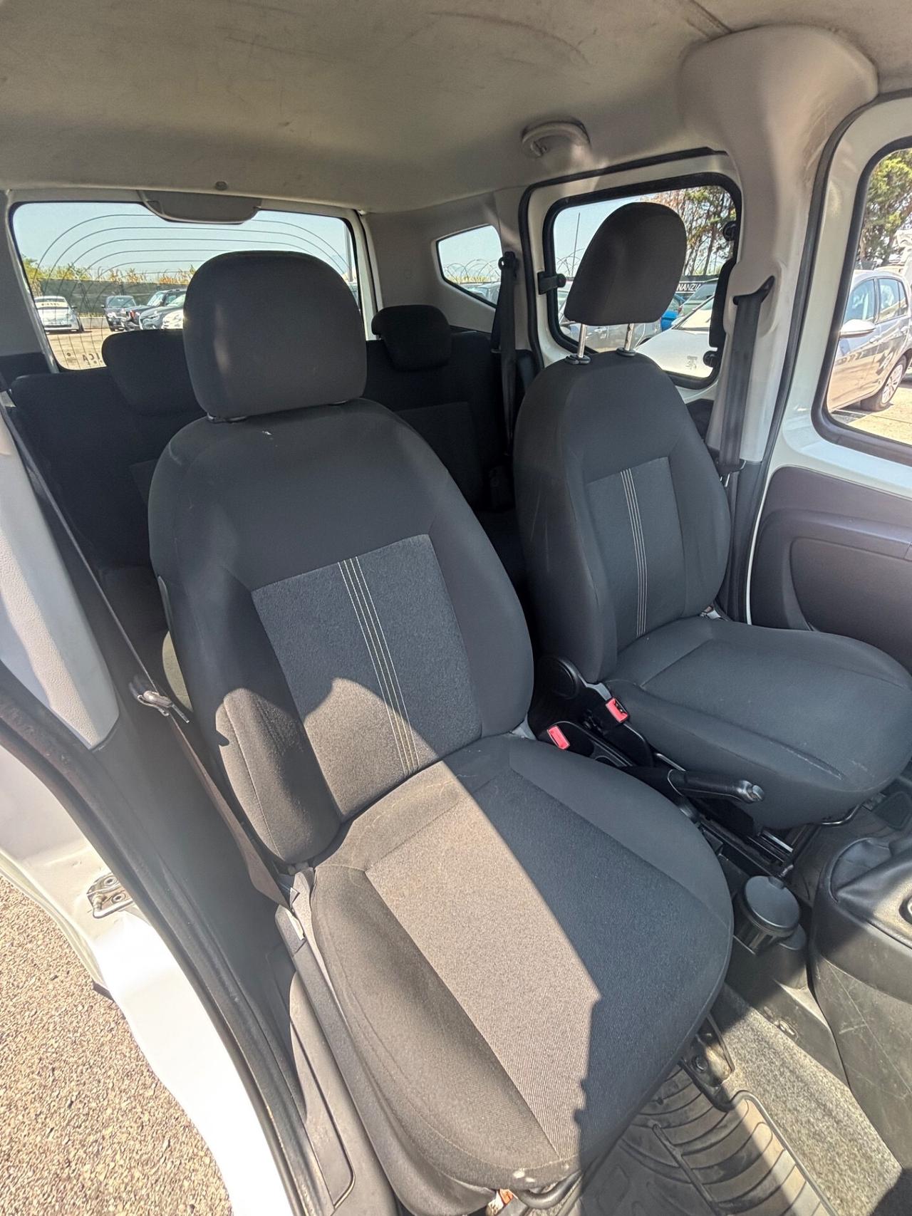 Fiat Qubo N1 con posti