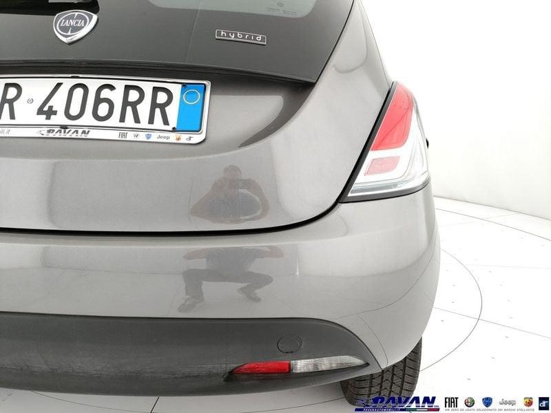 Lancia Ypsilon 1.0 Hybrid 70cv Silver