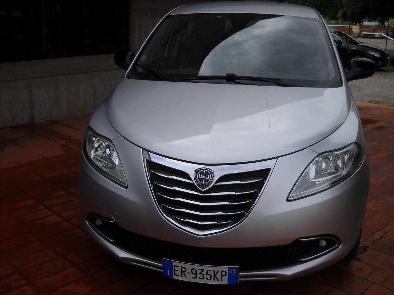 Lancia Ypsilon 0.9 TwinAir 85 CV 5 porte S&S Gold