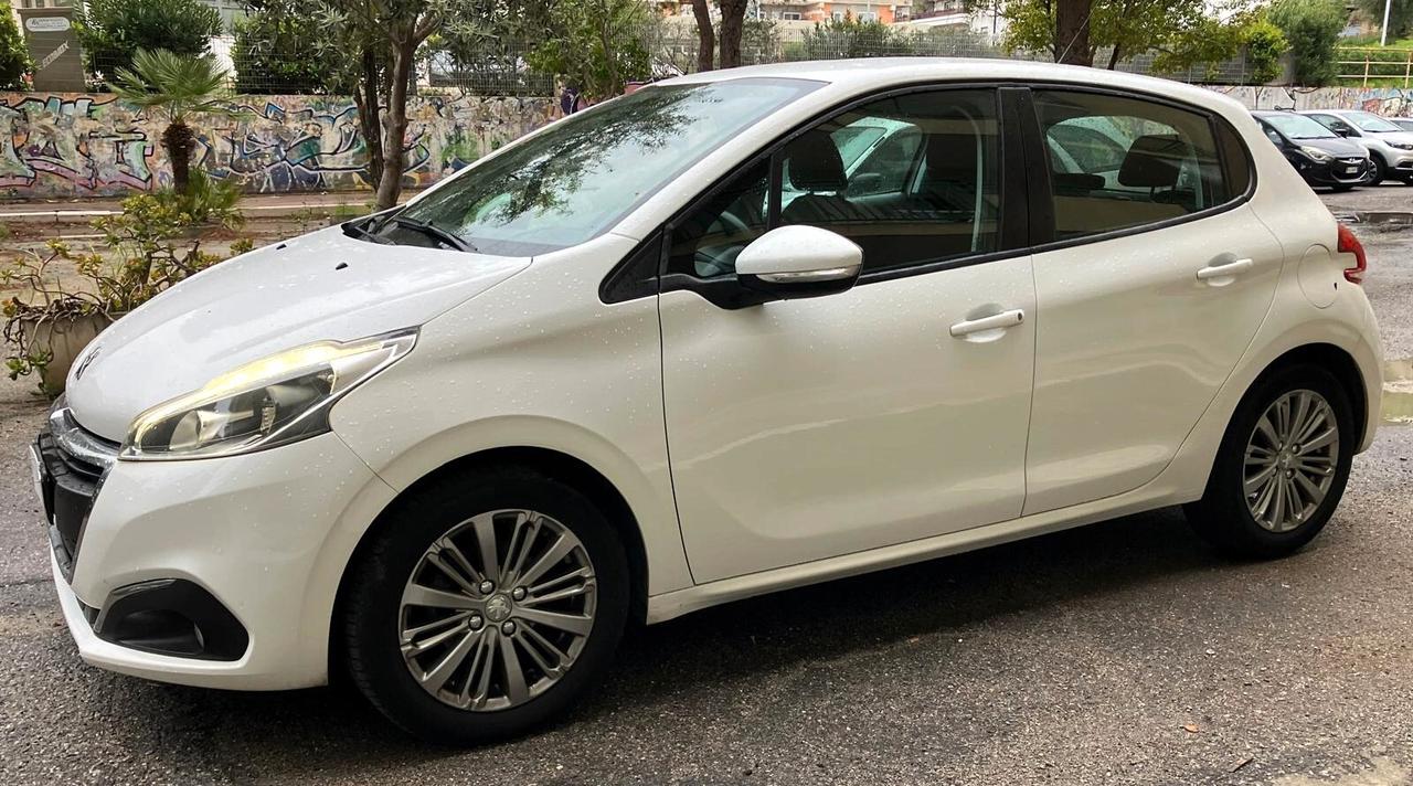 Peugeot 208 1.6HDi 75 5 porte Allure unipro