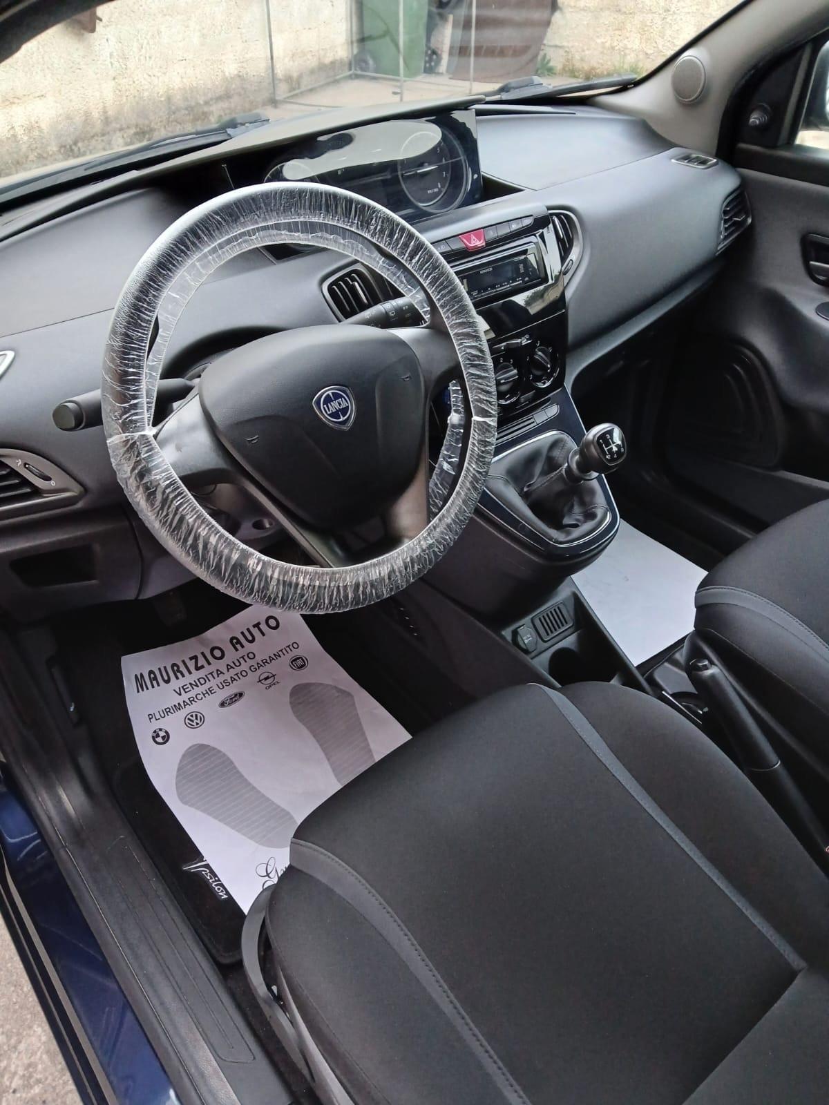 Lancia Ypsilon 1.2 69 CV 5 porte Gold dal nord Italia Toscana