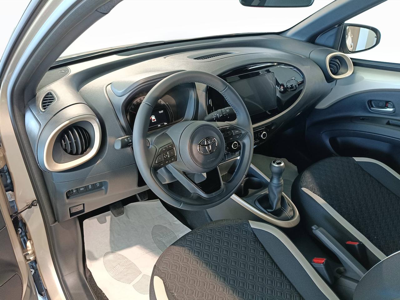 TOYOTA Aygo X 1.0B TREND MT - MY24