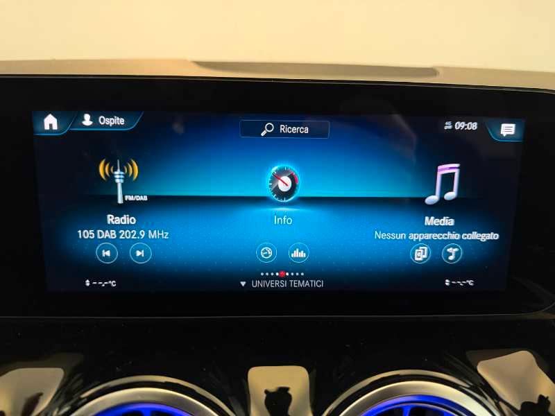 Mercedes-Benz GLA - H247 - GLA 180 d Business auto